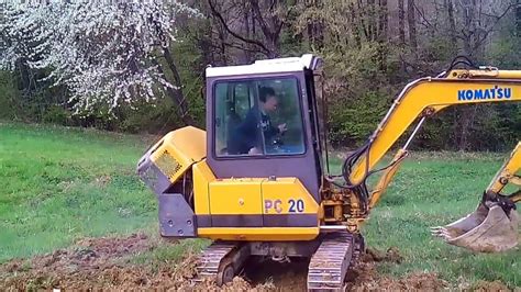 mini excavator wont turn|mini excavator not turning on.